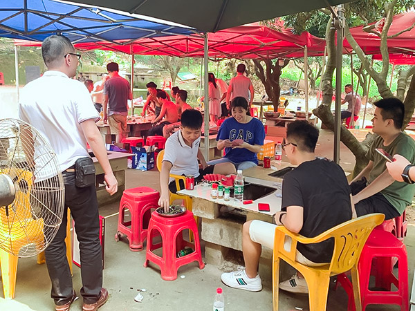 公司戶外燒烤照片